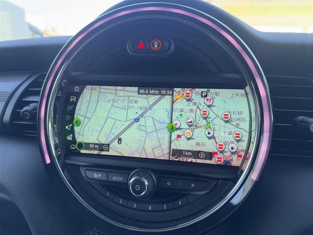 ＭＩＮＩ ミニ クーパー 千葉県 2020(令2)年 2.2万km ペッパー・ホワイト ワンオーナー/衝突被害軽減ブレーキ/LEDヘッドライト/前後コーナーセンサー/純正ナビ/Bluetooth/バックカメラ/AM・FMラジオ/前後ドライブレコーダー/純正15インチアルミホイール/プッシュスタート/スマートキー/スペアキー/取扱説明書＆保証書