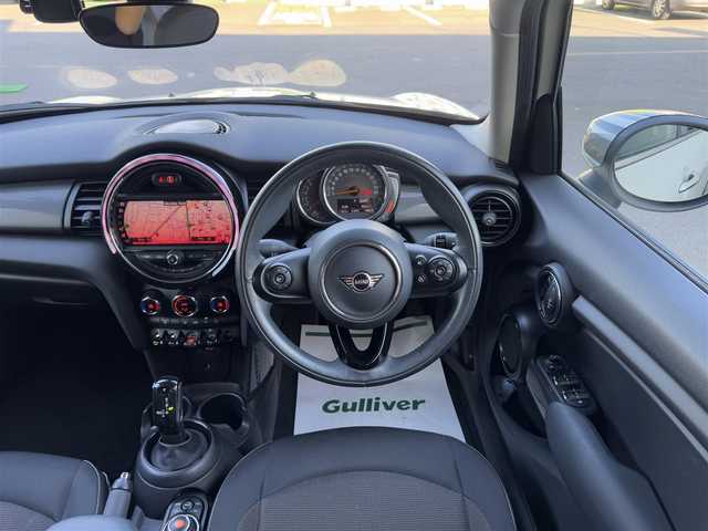 ＭＩＮＩ ミニ クーパー 千葉県 2020(令2)年 2.2万km ペッパー・ホワイト ワンオーナー/衝突被害軽減ブレーキ/LEDヘッドライト/前後コーナーセンサー/純正ナビ/Bluetooth/バックカメラ/AM・FMラジオ/前後ドライブレコーダー/純正15インチアルミホイール/プッシュスタート/スマートキー/スペアキー/取扱説明書＆保証書