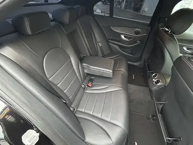 メルセデス・ベンツ Ｃ１８０ アバンギャルド AMGライン 愛媛県 2014(平26)年 6.8万km オブシディアンブラック パナメリカーナグリル/ＢＲＡＢＵＳフロントリップ/Ｃａｒｌｓｓｏｎ２０インチＡＷ/アテンションアシスト/レーンキープ/純正ナビ/フルセグTV/Bluetooth/バックカメラ/ハーフレザーシート/パワーシート/シートヒーター/ＢＳＭ/パドルシフト/オレンジキャリパーカバー/ステアリングアシスト/革巻きステアリング/パドルシフト/電動格納ミラー/オートライト/LEDヘッドライト/前方ドライブレコーダー/プッシュスタート