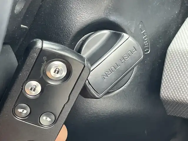 ホンダ フリード ハイブリット ジャストセレクション 群馬県 2015(平27)年 7万km プレミアムスパークルブラックパール 純正ナビ　ワンセグＴＶ　バックカメラ　クルーズコントロール　オートライト　ＨＩＤヘッドライト　両側電動スライドドア　電動格納ミラー　ウィンカーミラー　革巻きステアリング　ＥＴＣ　スマートキー　禁煙車