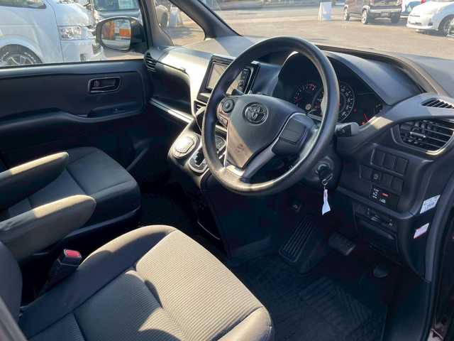 トヨタ ノア X 宮崎県 2017(平29)年 5.4万km ボルドーマイカメタリック ワンオーナー/純正ナビ/バックカメラ/左側パワースライドドア/USB充電ポート/フルセグTV　DVD　CD　Bluetooth/アイドリングストップ/クルーズコントロール/ETC/純正フロアマット/HIDライト/保証書/取扱説明書
