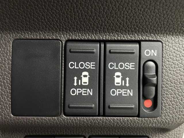 ホンダ フリード ハイブリット G ホンダセンシング 埼玉県 2020(令2)年 0.8万km プラチナホワイトパール 純正ナビ　Ｂカメラ　温シート　追従走行　ＥＴＣ　両側パワースライドドア　コーナーセンサー　衝突軽減システム　レーンキープアシスト　スペアキー　前後ドライブレコーダー　禁煙車　スマートキー