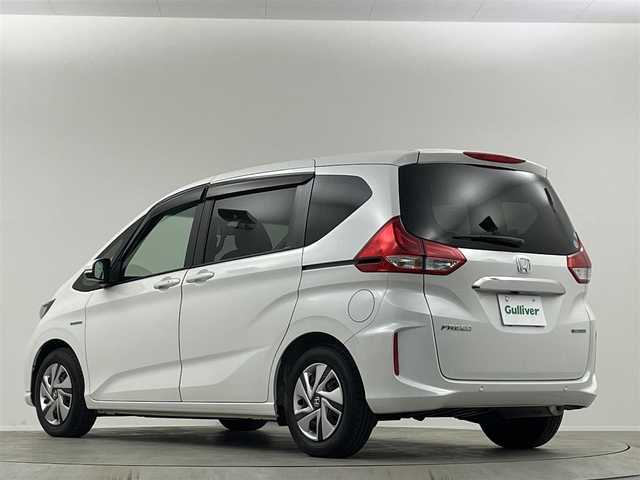 ホンダ フリード ハイブリット G ホンダセンシング 埼玉県 2020(令2)年 0.8万km プラチナホワイトパール 純正ナビ　Ｂカメラ　温シート　追従走行　ＥＴＣ　両側パワースライドドア　コーナーセンサー　衝突軽減システム　レーンキープアシスト　スペアキー　前後ドライブレコーダー　禁煙車　スマートキー