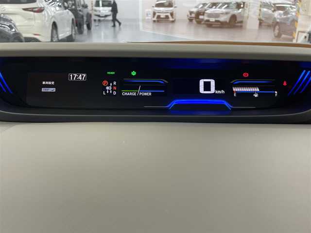 ホンダ フリード ハイブリット G ホンダセンシング 埼玉県 2020(令2)年 0.8万km プラチナホワイトパール 純正ナビ　Ｂカメラ　温シート　追従走行　ＥＴＣ　両側パワースライドドア　コーナーセンサー　衝突軽減システム　レーンキープアシスト　スペアキー　前後ドライブレコーダー　禁煙車　スマートキー