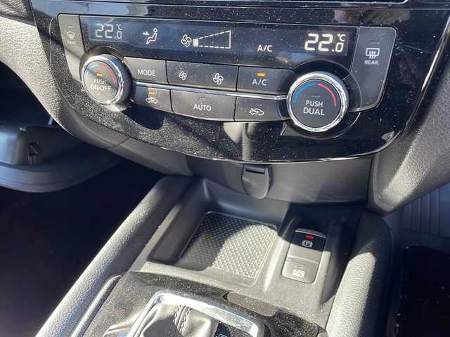 日産 エクストレイル ハイブリッド 20Xi 新潟県 2020(令2)年 5.8万km ダイヤモンドブラック 4WD/純正ナビ（BT/DTV/FM/AM/フルセグ）/全周囲カメラ/プロパイロット/デジタルインナーミラー/パワーシート（前席）/全席シートヒーター/パワーバックドア/オートライト/ビルトインETC/HIDライト/夏冬タイヤ/ステアリングスイッチ/ウィンカーミラー/フォグランプ/シガーソケット/ドアバイザー