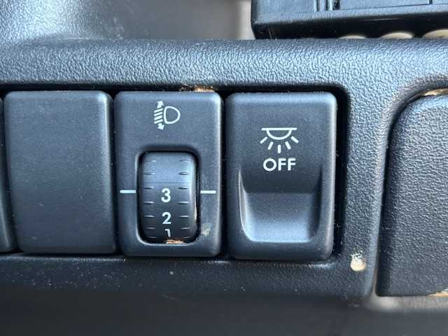 スバル Ｒ２ S 宮城県 2004(平16)年 14.3万km シャイニーシルバーメタリック 登録時走行距離142277km/Bluetooth/AM/FM/CD/USB/フォグランプ/ヘッドライトレベライザー/電動格納ミラー/パワーステアリング