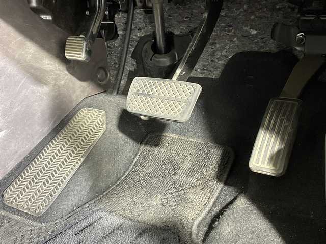 ホンダ Ｎ ＢＯＸ G L ホンダセンシング 神奈川県 2020(令2)年 1.5万km クリスタルブラックパール 純正７型メモリーナビゲーション【VXM-214VFi】/フルセグ　CD DVD　Bluetooth　iPod　SDMUSICRACK　AUX　USB　AM FM/バックカメラ/片側電動スライドドア【サンシェード】/ホンダセンシング/CMBS衝突軽減ブレーキ/LKAS車線維持支援システム/誤発進抑制機能/先行車発進お知らせ/レーダークルーズコントロール/路外逸脱警報/オートハイビーム/標識認識機能/歩行者事故低減ステアリング/リアセンサー/純正前方ドライブレコーダー【ナビ連動】/純正ビルトインETC/ECON/プッシュスタート/スマートキー/LEDヘッドランプ/オートライト/電格ウインカーミラー