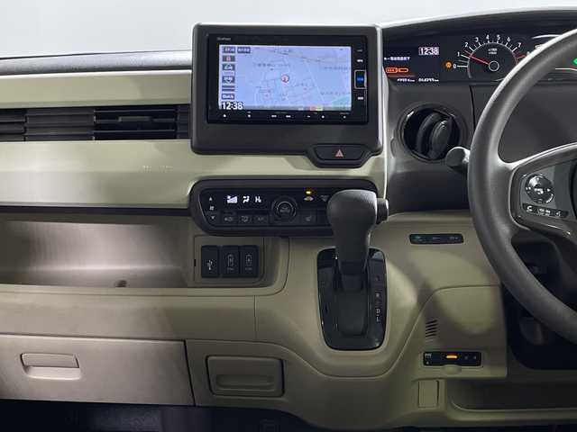 ホンダ Ｎ ＢＯＸ G L ホンダセンシング 神奈川県 2020(令2)年 1.5万km クリスタルブラックパール 純正７型メモリーナビゲーション【VXM-214VFi】/フルセグ　CD DVD　Bluetooth　iPod　SDMUSICRACK　AUX　USB　AM FM/バックカメラ/片側電動スライドドア【サンシェード】/ホンダセンシング/CMBS衝突軽減ブレーキ/LKAS車線維持支援システム/誤発進抑制機能/先行車発進お知らせ/レーダークルーズコントロール/路外逸脱警報/オートハイビーム/標識認識機能/歩行者事故低減ステアリング/リアセンサー/純正前方ドライブレコーダー【ナビ連動】/純正ビルトインETC/ECON/プッシュスタート/スマートキー/LEDヘッドランプ/オートライト/電格ウインカーミラー