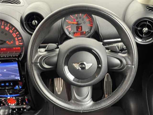 ＭＩＮＩ ミニ クロスオーバー クーパー S D 埼玉県 2016(平28)年 4.6万km ジャングルグリーン 社外メモリナビ/[AM/FM/CD/DVD/BT/フルセグ]/ETC/パドルシフト/前後ドラレコ/オートライト/HIDヘッドライト/フォグランプ/純正マット/スマートスペアキー×１/保証書/取扱説明書