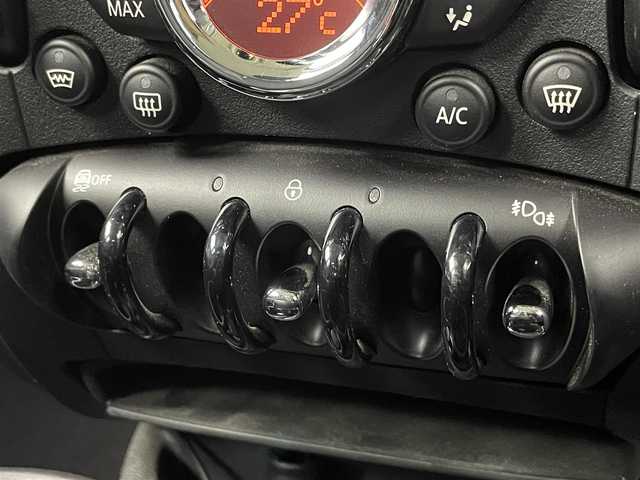 ＭＩＮＩ ミニ クロスオーバー クーパー S D 埼玉県 2016(平28)年 4.6万km ジャングルグリーン 社外メモリナビ/[AM/FM/CD/DVD/BT/フルセグ]/ETC/パドルシフト/前後ドラレコ/オートライト/HIDヘッドライト/フォグランプ/純正マット/スマートスペアキー×１/保証書/取扱説明書