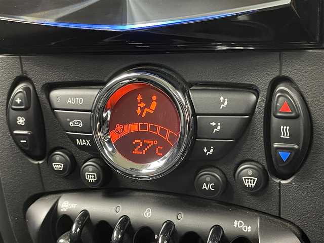 ＭＩＮＩ ミニ クロスオーバー クーパー S D 埼玉県 2016(平28)年 4.6万km ジャングルグリーン 社外メモリナビ/[AM/FM/CD/DVD/BT/フルセグ]/ETC/パドルシフト/前後ドラレコ/オートライト/HIDヘッドライト/フォグランプ/純正マット/スマートスペアキー×１/保証書/取扱説明書