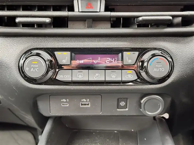 日産 ノート X FOUR 宮城県 2021(令3)年 6.4万km ピュアホワイトパール ＝＝＝メーカーオプション/NISSANCONNECTナビ/SOS/ETC2.0/プロパイロット/アラウンドビューモニター/インテリジェントルームミラー/BSW＋BSI＋RCTA/寒冷地仕様（クリアビューパック）/＝＝＝/メーカオプションナビ/(フルセグTV/BT/USB/HDMI/スマートフォン連携)/4WD/アラウンドビューカメラ/ドライブレコーダー前後/ビルトインETC/インテリジェントクルーズコントロール/エマージェンシーブレーキ/車線逸脱防止警報＆支援/後側方車両検知警報/後側方車両衝突防止/速度標識認識＆表示/ルート減速支援/駐車支援/シートヒーター(D＋N席)/ステアリングヒーター/デジタルインナーミラー/置くだけ充電/オートライト/オートハイビームアシスト/オートライト/オートホールド/ふらつき防止/ドライブセレクト/革巻きステアリング/ステアリングスイッチ/LEDヘッドライト/プッシュスタート＆スマートキー/ウインカー付き電動格納ミラー/ドアバイザー/純正フロアマット/スペアキー