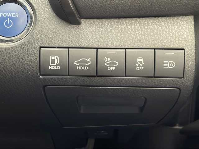 トヨタ カムリ WSレザーパッケージ 沖縄県 2019(平31)年 2.1万km アティチュードブラックマイカ 純正８型ディスプレイオーディオ　/　(フルセグTV　Bluetooth　CD　DVD)/バックカメラ　/ETC/トヨタセーフティセンス　/・衝突被害軽減ブレーキ (プリクラッシュセーフティ)																									/・ハンドル操作サポート (レーントレーシングアシスト)																									/・追従ドライブ支援機能 (レーダークルーズコントロール)																									/・車線はみ出しアラート (レーンディパーチャーアラート)																									/・自動ハイビーム (オートマチックハイビーム)																									/パワーシート　/シートヒーター/レザーシート　/ＬＥＤヘッドライト　/オートライト/クリアランスソナー/純正フロアマット/純正１８インチアルミホイール/スマートキー/プッシュスタート