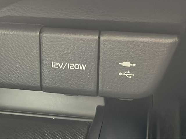 トヨタ カムリ WSレザーパッケージ 沖縄県 2019(平31)年 2.1万km アティチュードブラックマイカ 純正８型ディスプレイオーディオ　/　(フルセグTV　Bluetooth　CD　DVD)/バックカメラ　/ETC/トヨタセーフティセンス　/・衝突被害軽減ブレーキ (プリクラッシュセーフティ)																									/・ハンドル操作サポート (レーントレーシングアシスト)																									/・追従ドライブ支援機能 (レーダークルーズコントロール)																									/・車線はみ出しアラート (レーンディパーチャーアラート)																									/・自動ハイビーム (オートマチックハイビーム)																									/パワーシート　/シートヒーター/レザーシート　/ＬＥＤヘッドライト　/オートライト/クリアランスソナー/純正フロアマット/純正１８インチアルミホイール/スマートキー/プッシュスタート