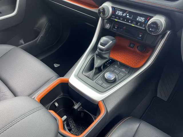 トヨタ ＲＡＶ４ アドベンチャー 岐阜県 2022(令4)年 4.2万km アティチュードブラックマイカ 純正10.5インチディスプレイオーディオナビ/(Bluetooth/フルセグTV/USB/AppleCarPlay)/バックカメラ/ブラインドスポットモニター/デジタルインナーミラー/プリクラッシュセーフティー/レーンキープアシスト/レーダークルーズコントロール/コーナーセンサー/レザーシート/シートヒーター/エアシート/パワーシート/シートメモリー/ハンドルヒーター/ドライブレコーダー/ビルトインETC/革巻きステアリング/純正フロアマット/純正アルミホイール/純正ドアバイザー