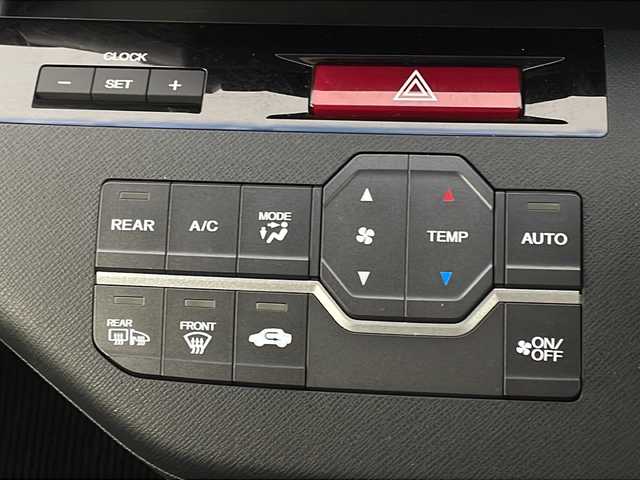 ホンダ ステップワゴン スパーダ Z クールスピリット 新潟県 2014(平26)年 7.3万km ホワイトオーキッドパール 純正SDナビ/(AM/FM/CD/DVD/SD/フルセグ/Bluetooth)/バックモニター/両側パワースライドドア/クルーズコントロール/HIDオートライト/ハーフレザーシート/純正17インチアルミホイール/パドルシフト/純正フロアマット/ドアバイザー/スマートキー/ETC