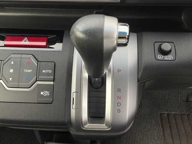ホンダ ステップワゴン スパーダ Z クールスピリット 新潟県 2014(平26)年 7.3万km ホワイトオーキッドパール 純正SDナビ/(AM/FM/CD/DVD/SD/フルセグ/Bluetooth)/バックモニター/両側パワースライドドア/クルーズコントロール/HIDオートライト/ハーフレザーシート/純正17インチアルミホイール/パドルシフト/純正フロアマット/ドアバイザー/スマートキー/ETC