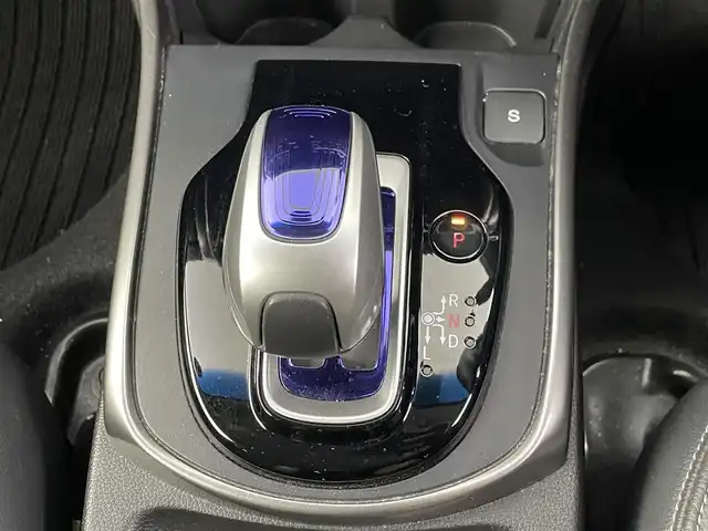 ホンダ グレイス ハイブリッド EX 埼玉県 2015(平27)年 6.6万km アラバスターシルバーメタリック 純正ナビ/VXM-152VFi/ CD/DVD/Bluetooth/地デジ/ 　ナビ装着用スペシャルパッケージ/フルオートエアコン＆リアエアコンアウトレット/【フロント】ハーフシェイドガラス＆【リア】プライバシーガラス＋ソフトプライバシーガラス/運転席ハイトアジャスター＆テレスコピック＆チルトステアリングＶＳＡ・エマジェンシーストップシグナル/ヒルスタートアシスト/電動格納ドアミラー・ドアミラーウィンカー/IRカット(遮熱)機能付ガラス(フロントウィンドウ＆フロントドア)/プラズマクラスター機能付きフルオートエアコン/Ｈｏｎｄａスマートキーシステム/ＬＥＤヘッドライト(ロービーム)＋オートレベリング＋オートコントロール/クルーズコントロール/セキュリティアラーム/１６インチアルミホイール/あんしんパッケージ/コンフォートビューパッケージ/運転席＆助手席ヒーテッドシート/パワースイッチシートヒーター