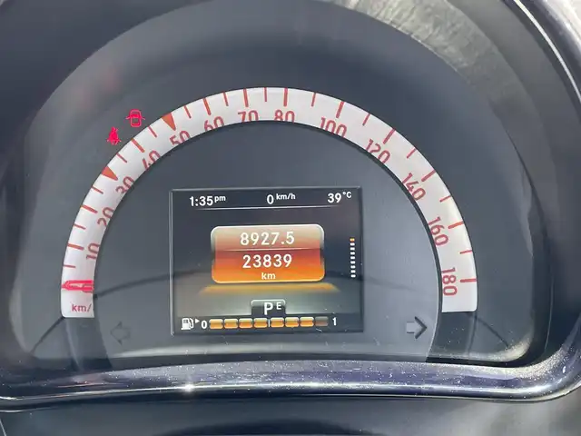スマート ＭＣＣ スマート フォーフォー パッション 滋賀県 2017(平29)年 2.4万km 赤／黒 禁煙車/社外９型SDナビ/・CN-F1XD/・CD/DVD/フルセグ/Bluetooth/バックカメラ/シートヒーター/コーナーセンサー/クルーズコントロール/ステアリングスイッチ/オートライト/ETC/横滑り防止/衝突軽減ブレーキ/リモコンキー/アイドリングストップ/ドライブレコーダー