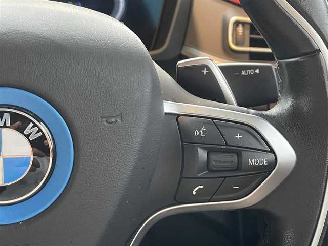 ＢＭＷ ｉ８ 埼玉県 2015(平27)年 3.6万km シルバー ワンオーナー /純正HDDナビ/ドラレコ/スペアキー/オプションアルミ20インチ　ライトアロイホイール/コンフォートアクセス/ストレージパッケージ/LEDヘッドライト/BMW i インテリアデザイン/アイオニックシルバー　（B72）