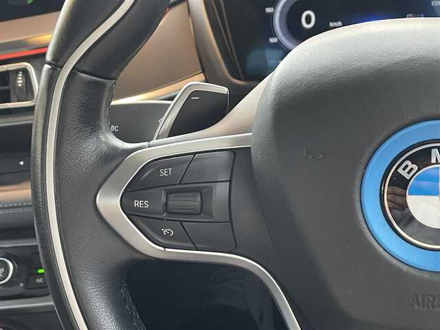 ＢＭＷ ｉ８ 埼玉県 2015(平27)年 3.6万km シルバー ワンオーナー /純正HDDナビ/ドラレコ/スペアキー/オプションアルミ20インチ　ライトアロイホイール/コンフォートアクセス/ストレージパッケージ/LEDヘッドライト/BMW i インテリアデザイン/アイオニックシルバー　（B72）