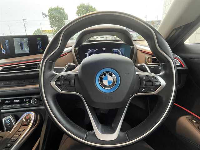ＢＭＷ ｉ８ 埼玉県 2015(平27)年 3.6万km シルバー ワンオーナー /純正HDDナビ/ドラレコ/スペアキー/オプションアルミ20インチ　ライトアロイホイール/コンフォートアクセス/ストレージパッケージ/LEDヘッドライト/BMW i インテリアデザイン/アイオニックシルバー　（B72）