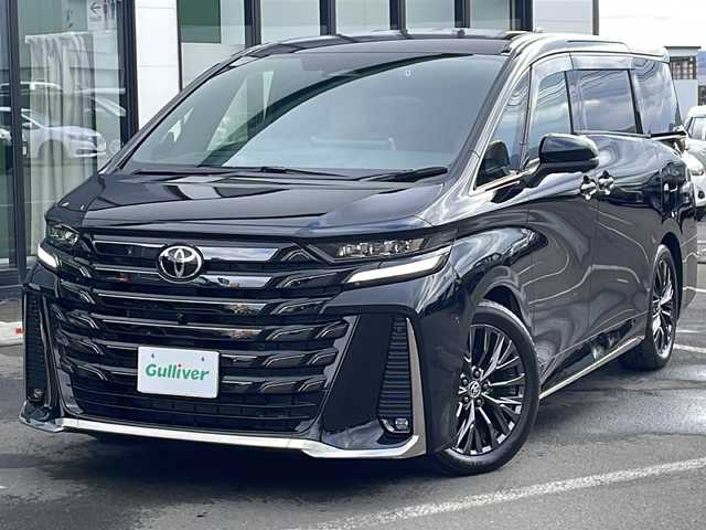 トヨタ ヴェルファイア Z プレミア 道東・釧路十勝 2023(令5)年 3.7万km ブラック ・４WD/・純正14インチディスプレイオーディオ/(BT/USB/FM/AM/AppleCarPlay)/・純正フリップダウンモニター/・全方位カメラ/バックカメラ/・ガラスルーフ/・プリクラッシュセーフティ/・アドバンストドライブ/・ロードサインアシスト/・フロントクロストラフィックアラート/・レーンディパーチャーアラート/・レーンチェンジアシスト/・プロアクティブドライビングアシスト/・リアクロストラフィックアラート/・ブラインドスポットモニター/・後方車両接近告知/・パーキング/・リアカメラディテクション/・安心降車アシスト/・周辺車両接近時サポート/・アドバンスドパーク/・クリアランスソナー/・置くだけ充電/・横滑り防止/・AC100V/100w/・前席・2列目パワーシート/・前席・2列目シートヒーター・エアーシート/・両側パワースライドドア/・パワーバックドア/・LEDヘッドライト/・フォグライト/・オートマチックハイビーム/・純正エンジンスターター/・オートステップ/・ミラーヒーター/・ステアリングスイッチ/・本革巻きステアリング/・前後ドライブレコーダー/・デジタルインナーミラー/・電格ウィンカーミラー