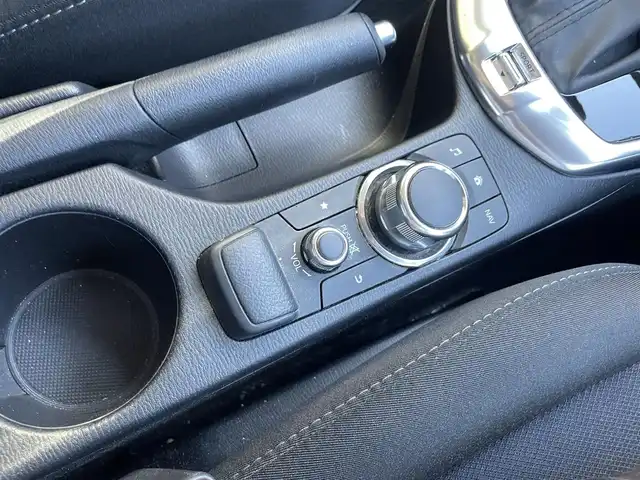マツダ デミオ 13S 宮城県 2015(平27)年 6.4万km ソウルレッドプレミアムメタリック ワンオーナー/純正メモリナビ/FM/AM/BT/USB/AUX/バックカメラ/ステアリングスイッチ/MTモード搭載/社外アルミ夏タイヤ14インチ/スチール冬タイヤ15インチ/純正フロアマット/横滑り防止装置/衝突被害軽減システム/アイドリングスイッチ/ヘッドランプレベライザー/電動格納ミラー/プッシュスタート/保証書・記録簿・取扱説明書