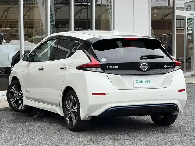 日産 リーフ X Vセレクション 山口県 2021(令3)年 4.2万km ブリリアントホワイトパール 純正SDナビ＆フルセグTV/＆アラウンドビューモニター/プロパイロット/純正フロアマット/純正ドアバイザー/純正LEDヘッドライト/純正17インチアルミ/インテリジェントルームミラー/フロントシートヒーター/ステアリングヒーター/ビルトインETC2.0