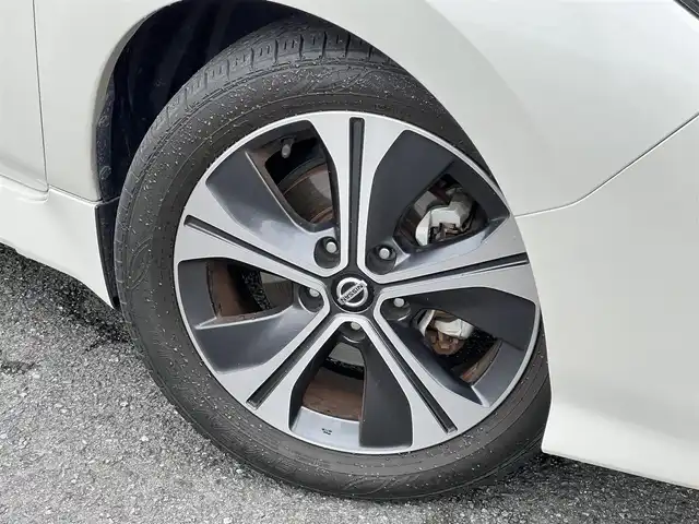 日産 リーフ X Vセレクション 山口県 2021(令3)年 4.2万km ブリリアントホワイトパール 純正SDナビ＆フルセグTV/＆アラウンドビューモニター/プロパイロット/純正フロアマット/純正ドアバイザー/純正LEDヘッドライト/純正17インチアルミ/インテリジェントルームミラー/フロントシートヒーター/ステアリングヒーター/ビルトインETC2.0