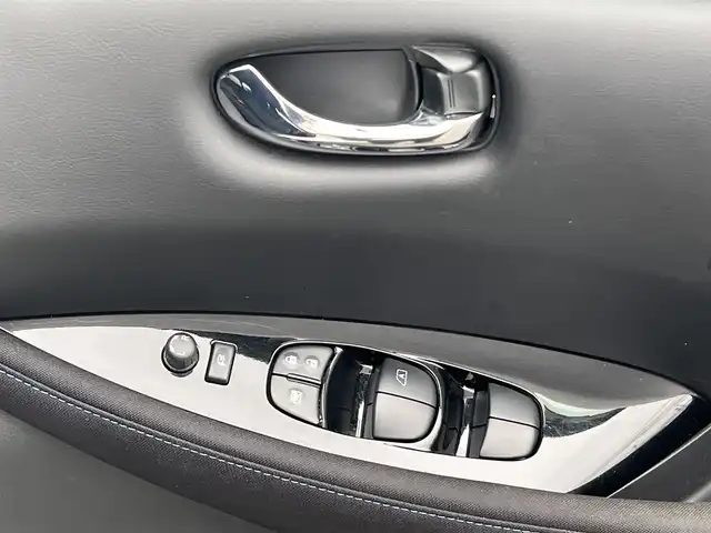 日産 リーフ X Vセレクション 山口県 2021(令3)年 4.2万km ブリリアントホワイトパール 純正SDナビ＆フルセグTV/＆アラウンドビューモニター/プロパイロット/純正フロアマット/純正ドアバイザー/純正LEDヘッドライト/純正17インチアルミ/インテリジェントルームミラー/フロントシートヒーター/ステアリングヒーター/ビルトインETC2.0