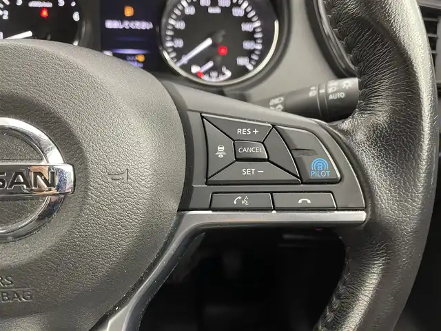 日産 エクストレイル 20Xi 群馬県 2018(平30)年 7.1万km ダイヤモンドブラック 衝突軽減　社外７インチナビ　アラウンドビューモニター　レーダークルーズコントロール　パワーバックドア　ＬＥＤライト　純正１８インチアルミホイール　ステアリングリモコン　スマートキー　ＥＴＣ　禁煙車