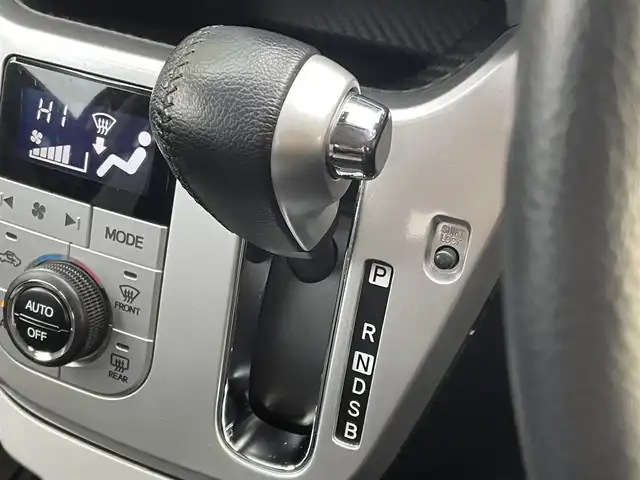 ダイハツ キャスト アクティバ G ターボ SAⅡ 道央・札幌 2015(平27)年 2.7万km ファイアークォーツレッドM ・4WD/・純正SDナビ/・CD/DVD/SD/USB/フルセグTV/・Bluetooth接続/・スマートアシスト/・プリクラッシュセーフティ/・レーンキープアシスト/・ダウンヒルアシストコントロール/・LEDオートライト/・オートリトラミラー/・純正フロアマット/・ドアバイザー/・ベンチシート/・純正エンジンスターター/・積込夏タイヤ純正AWセット/・スマートキー/スペアキー