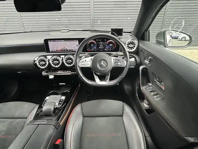 メルセデス・ベンツ Ａ１８０ セダン スタイル AMGライン 茨城県 2020(令2)年 5万km モハーベシルバー