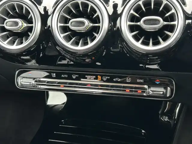 メルセデス・ベンツ Ａ１８０ セダン スタイル AMGライン 茨城県 2020(令2)年 5万km モハーベシルバー
