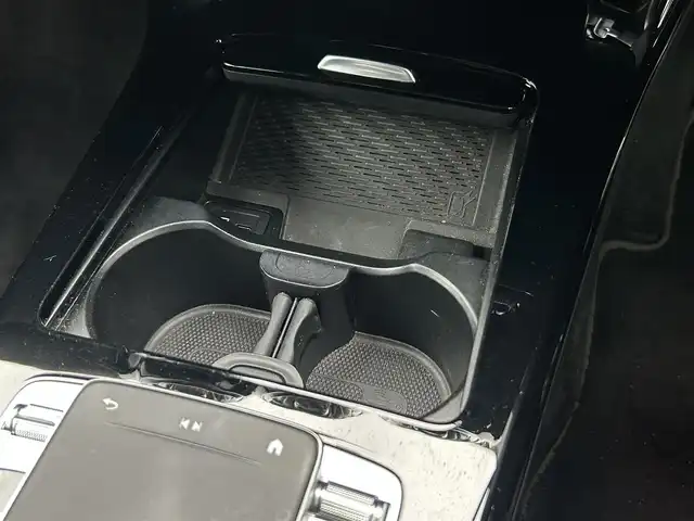 メルセデス・ベンツ Ａ１８０ セダン スタイル AMGライン 茨城県 2020(令2)年 5万km モハーベシルバー