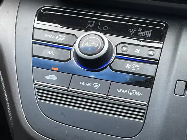 ホンダ フリード G 滋賀県 2018(平30)年 6.4万km コバルトブルーパール 禁煙車/福祉車両/助手席リフトアップシート/純正SDナビ/・CD/DVD/Bluetooth/ワンセグ/バックカメラ/LEDヘッドライト/アクティブコーナリングライト/両側自動スライドドア/ETC/スマートキー/コンフォートパッケージ/Cパッケージ