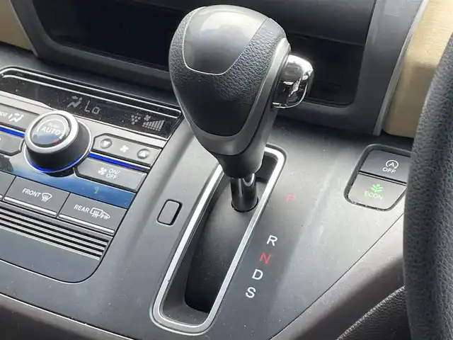 ホンダ フリード G 滋賀県 2018(平30)年 6.4万km コバルトブルーパール 禁煙車/福祉車両/助手席リフトアップシート/純正SDナビ/・CD/DVD/Bluetooth/ワンセグ/バックカメラ/LEDヘッドライト/アクティブコーナリングライト/両側自動スライドドア/ETC/スマートキー/コンフォートパッケージ/Cパッケージ
