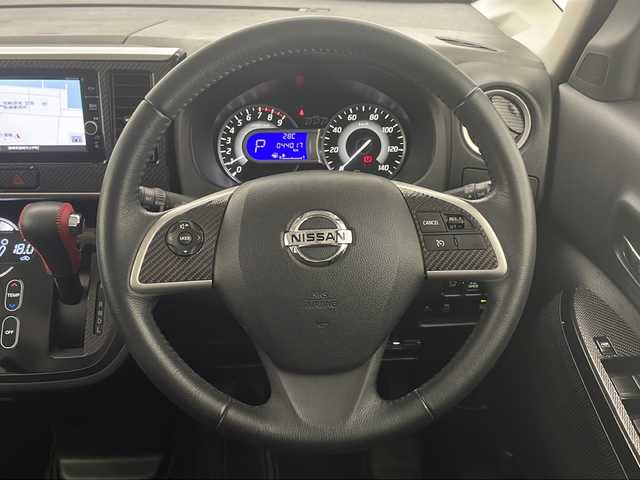 日産 デイズ ルークス ハイウェイスター Gターボ 宮崎県 2017(平29)年 4.4万km ブラック 純正ナビ(MM317D-W)/AM/FM/CD/DVD/Bluetooth/クルーズコントロール/両側電動スライドドア/アイドリングストップ/横滑り防止装置/電動格納ミラー/衝突軽減ブレーキ/アラウンドビューモニター/ドライブレコーダー/ETC