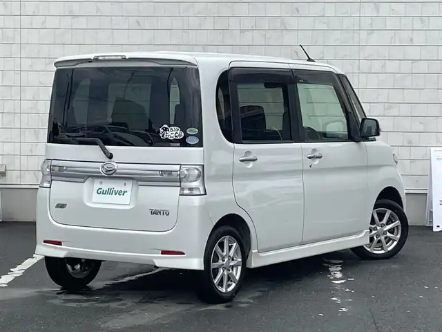 ダイハツ タント カスタム X 愛知県 2012(平24)年 9.8万km パールホワイトⅢ 社外製SDメモリーナビ/フルセグTV/CD/DVD再生/ETC/ミュージックサーバー(SD録音)/Bluetooth接続/助手席側パワースライドドア/社外製フロアマット/純正14インチアルミホイール/スマートキー/オートエアコン/電動格納ミラー