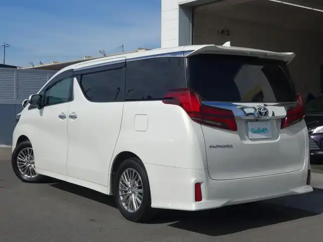 トヨタ アルファード S Cパッケージ 静岡県 2018(平30)年 6.8万km ラグジュアリーホワイトパールクリスタルシャインガラスフレーク ワンオーナー/禁煙車/車検R9年5月17日まで/トヨタセーフティセンス/　　・プリクラッシュセーフティ/　　・レーンアラートトレーシング/　　・ロードサインアシスト/　　・パーキングサポートブレーキ/純正9.2インチSDナビ（NSZN-Z66T）/　　CD/DVD/BT/USB/SD/HDMI/フルセグTV/純正フリップダウンモニター/純正デジタルインナーミラー/両側パワースライドドア/3眼LEDヘッドライト/シーケンシャルターンランプ/前方ドライブレコーダー/前後クリアランスソナー/純正オプション17インチアルミ/2列目エグゼクティブパワーシート/前席パワーシート（運転席メモリー付）/前席快適温熱シート/ベンチレーション機能/パワーバックドア/純正ラゲッジマット/プッシュスタート/スマートキー2個/純正フロアマット/純正ドアバイザー/取扱説明書/保証書