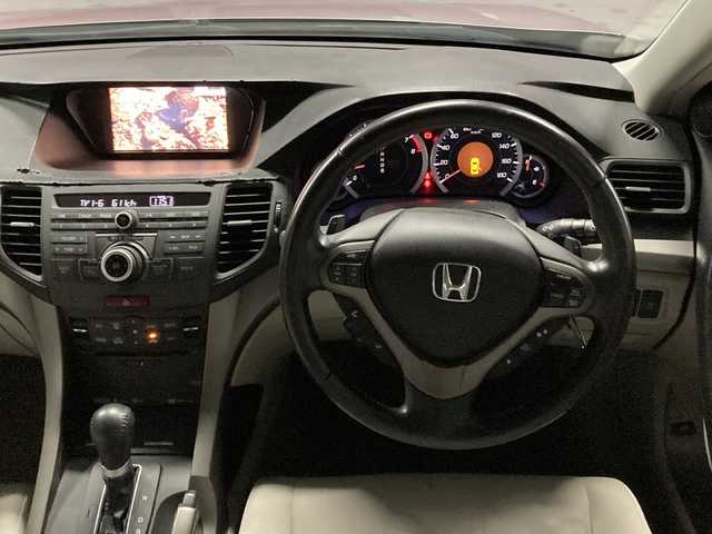 ホンダ アコード 24TL 沖縄県 2009(平21)年 5.9万km ブランシルバー 純正ナビ/【ワンセグTV/HDD/DVD】/バックカメラ/クルーズコントロール/ステアリングリモコン/パワーシート/ビルトインETC/リモコンキー