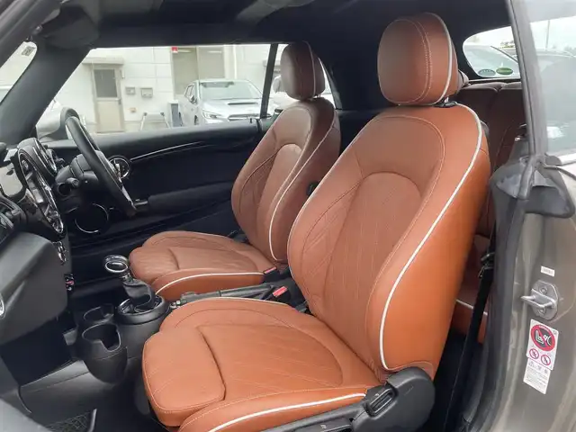 ＭＩＮＩ ミニ クーパー コンバーチブル 兵庫県 2017(平29)年 5万km メルティングシルバーM 外部検査実施済み/・茶革シート/・シートヒーター/・純正HDDナビ/・BT/USB/AUX/・バックカメラ/・オートLEDヘッドランプ/・LEDフォグランプ/・ドライブレコーダー/・スマートキー/・アイドリングストップ/・純正17インチAW/・ETC