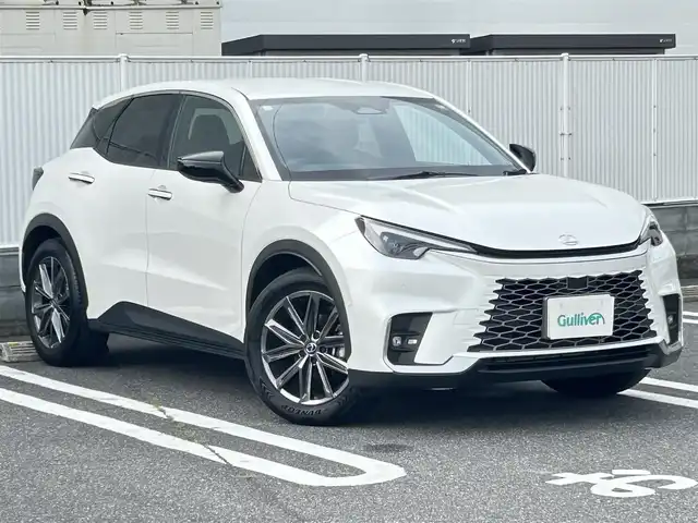 レクサス ＬＢＸ リラックス 群馬県 2024(令6)年 1.7万km ソニッククォーツ ワンオーナー/ビルトインETC2.0/追従クルーズコントロール/純正ナビ（フルセグ・BT・AM/FM）/プッシュスタート/全方位バックモニター/本革レザーシート/シートヒーター（D/N席）/D席パワーシート・シートメモリー/置くだけ充電/ブラインドスポットモニター/パーキングアシスト/電子パーキングブレーキ/スマートキー/オートライト/オートハイビーム/パドルシフト/オートワイパー
