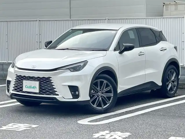 レクサス ＬＢＸ リラックス 群馬県 2024(令6)年 1.7万km ソニッククォーツ ワンオーナー/ビルトインETC2.0/追従クルーズコントロール/純正ナビ（フルセグ・BT・AM/FM）/プッシュスタート/全方位バックモニター/本革レザーシート/シートヒーター（D/N席）/D席パワーシート・シートメモリー/置くだけ充電/ブラインドスポットモニター/パーキングアシスト/電子パーキングブレーキ/スマートキー/オートライト/オートハイビーム/パドルシフト/オートワイパー