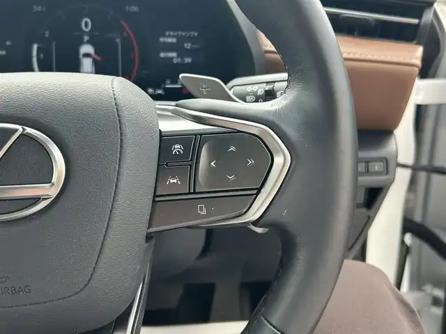 レクサス ＬＢＸ リラックス 群馬県 2024(令6)年 1.7万km ソニッククォーツ ワンオーナー/ビルトインETC2.0/追従クルーズコントロール/純正ナビ（フルセグ・BT・AM/FM）/プッシュスタート/全方位バックモニター/本革レザーシート/シートヒーター（D/N席）/D席パワーシート・シートメモリー/置くだけ充電/ブラインドスポットモニター/パーキングアシスト/電子パーキングブレーキ/スマートキー/オートライト/オートハイビーム/パドルシフト/オートワイパー