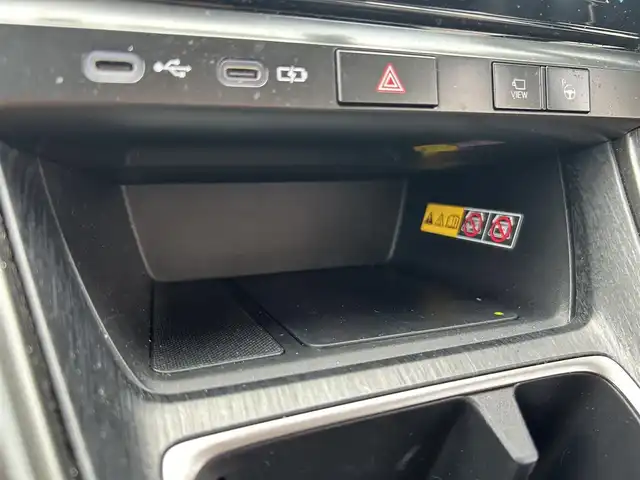 レクサス ＬＢＸ リラックス 群馬県 2024(令6)年 1.7万km ソニッククォーツ ワンオーナー/ビルトインETC2.0/追従クルーズコントロール/純正ナビ（フルセグ・BT・AM/FM）/プッシュスタート/全方位バックモニター/本革レザーシート/シートヒーター（D/N席）/D席パワーシート・シートメモリー/置くだけ充電/ブラインドスポットモニター/パーキングアシスト/電子パーキングブレーキ/スマートキー/オートライト/オートハイビーム/パドルシフト/オートワイパー