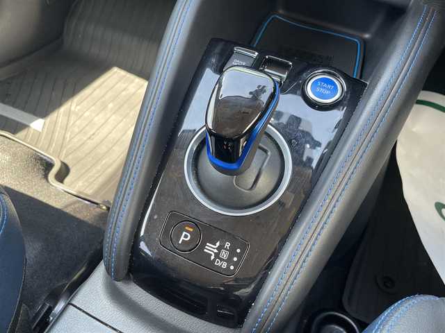 日産 キックス オーテック 宮崎県 2022(令4)年 2.7万km 紺Ⅱ ETC/Bluetooth接続/全方位カメラ/バックカメラ/純正フルセグテレビ/プロパイロット/ドライブレコーダー/USB入力端子/スマートキー/プッシュスタート/純正17インチアルミホイール/ステアリングヒーター/シートヒーター/インテリジェントクルーズコントロール/DVD再生/LEDヘッドライト