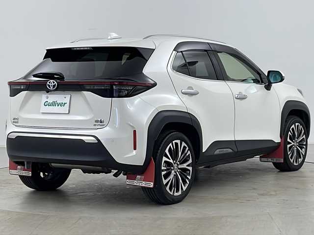 トヨタ ヤリスクロス ハイブリッド Z 道央・札幌 2020(令2)年 1.8万km ホワイトパールクリスタルシャイン ・4WD/・寒冷地仕様/・純正ナビ&BT&USB&AppleCarplay&AndroidAuto/・パワーバックドア/・全方位カメラ /・トヨタセーフティセンス/・衝突軽減ブレーキ /・コーナーセンサー/・ダウンヒルアシストコントロール/・アダプティブクルーズコントロール /・レーンキープアシスト/・ヘッドアップディスプレイ/・ブラインドスポットモニター/・D席パワーシート/・前席シートヒーター /・ハーフレザーシート/・ETC/・純正フロアマット/・電動格納ミラー/・ドアミラーヒーター/・LEDヘッドライト/・オートライト/・オートマチックハイビーム/・スマートキー /・スペアキー