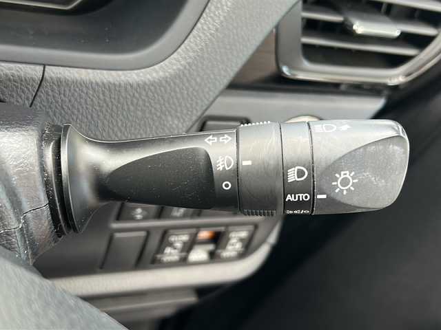 トヨタ ヴォクシー ハイブリッド ZS 煌Ⅲ 岩手県 2020(令2)年 6.4万km ブラック ワンオーナー /社外SDナビ /両側電動スライドドア /社外後席モニター　/フルセグTV /バックカメラ/前席シートヒーター /フロントワイパーデアイサー /衝突軽減装置 /オートハイビーム /オートライト/革巻きステアリング/スマートキー/純正エンジンスターター/TRC /ビルトインETC /USB×2/ドアバイザー/フロアマット/ハーフレザーシート/保証書　取説　ナビ取説